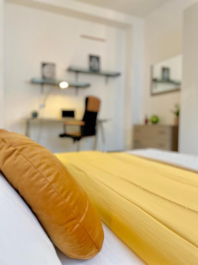 Homiesam - Yellow Dream & City Life Milán